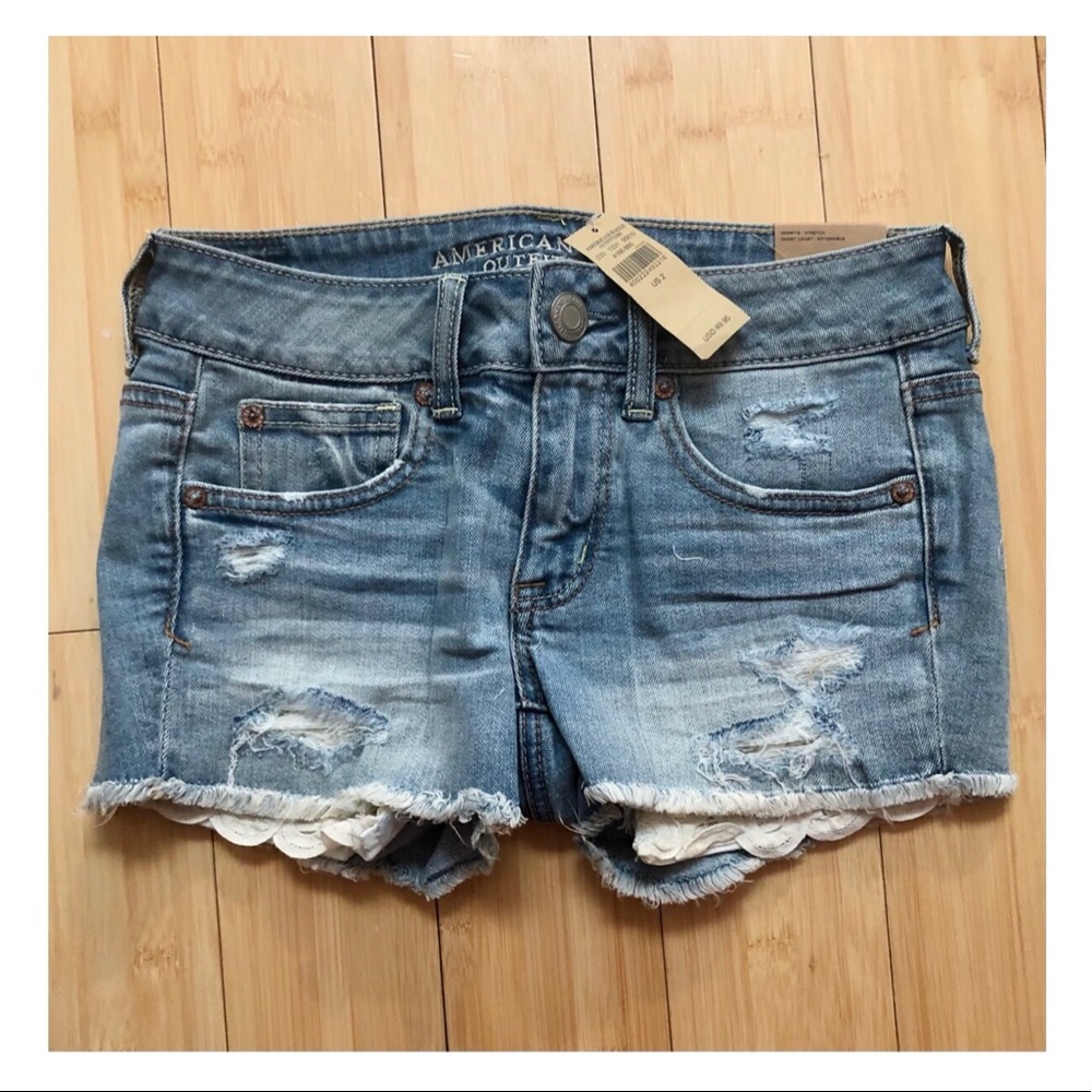 NWT American Eagle Shortie Low Rise Shorts w/ Scalloped Eyelet Trim